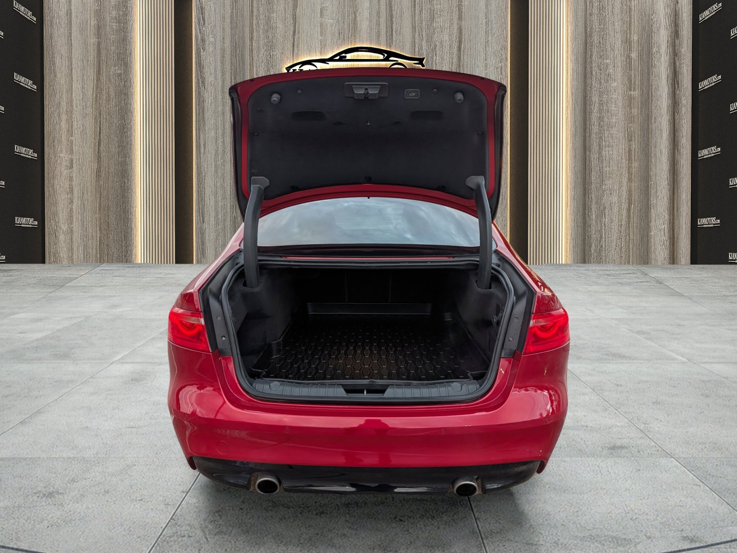 Used 2018 Jaguar XF S image 35