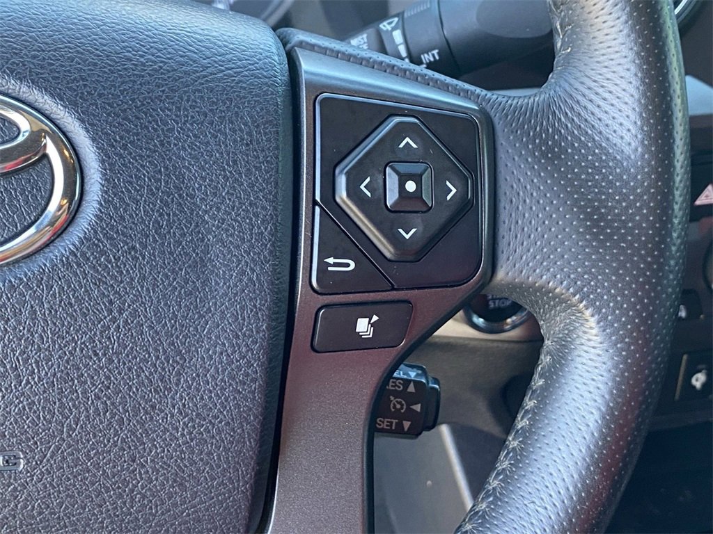 Certified 2017 Toyota Tacoma TRD Off-Road image 25