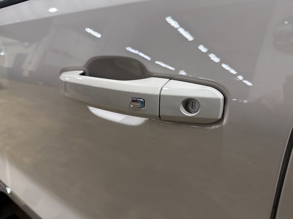 New 2026 GMC Canyon Elevation w/ Convenience Package image 14