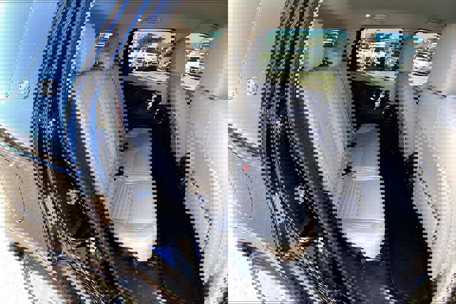 Used 2020 Land Rover Discovery Sport SE image 20