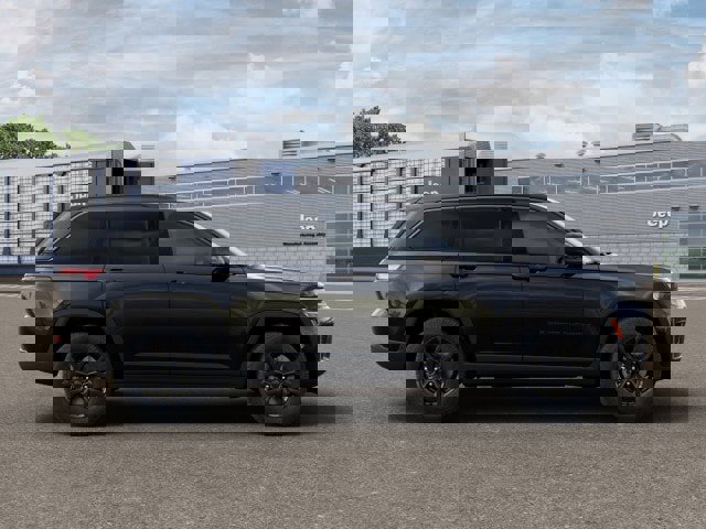 New 2026 Jeep Grand Cherokee Altitude image 21