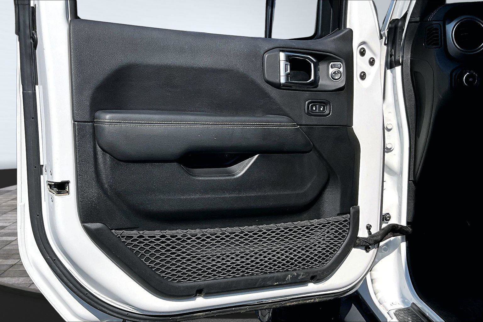 Used 2020 Jeep Wrangler Unlimited Rubicon AWD/4WD image 23
