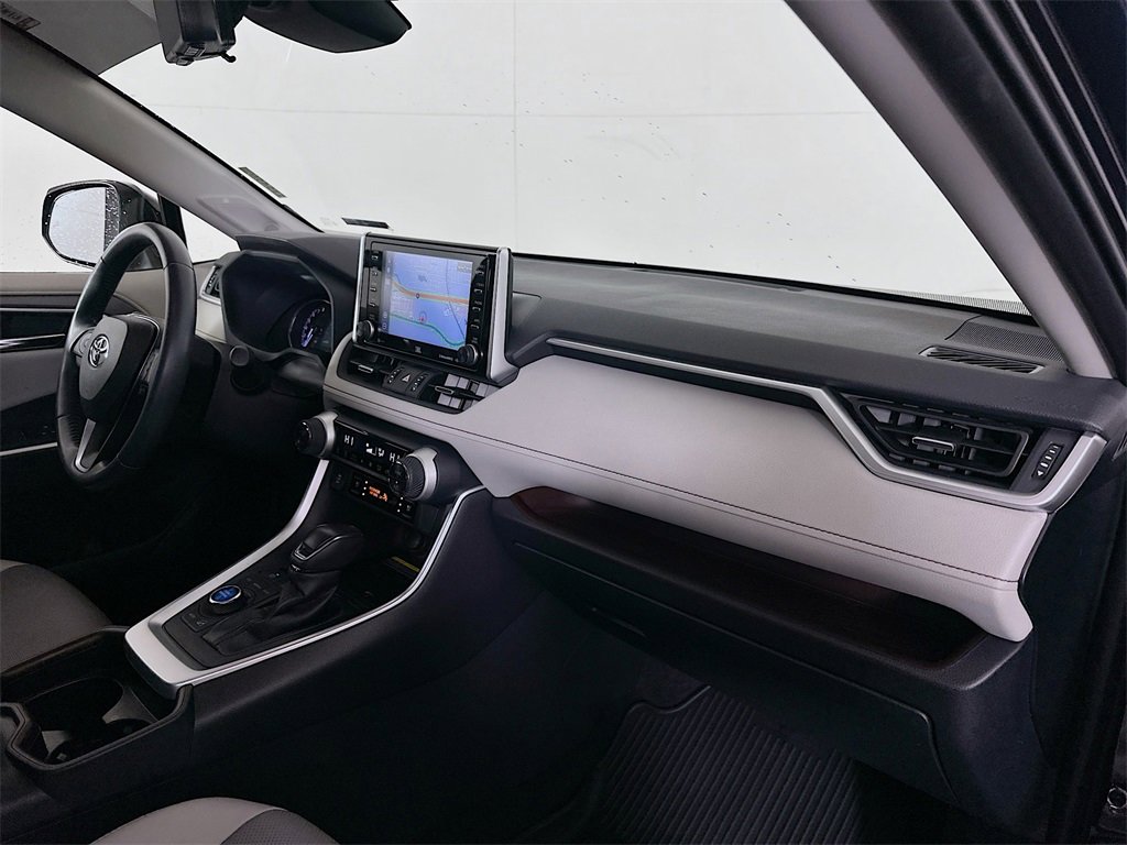Used 2019 Toyota RAV4 Limited image 30