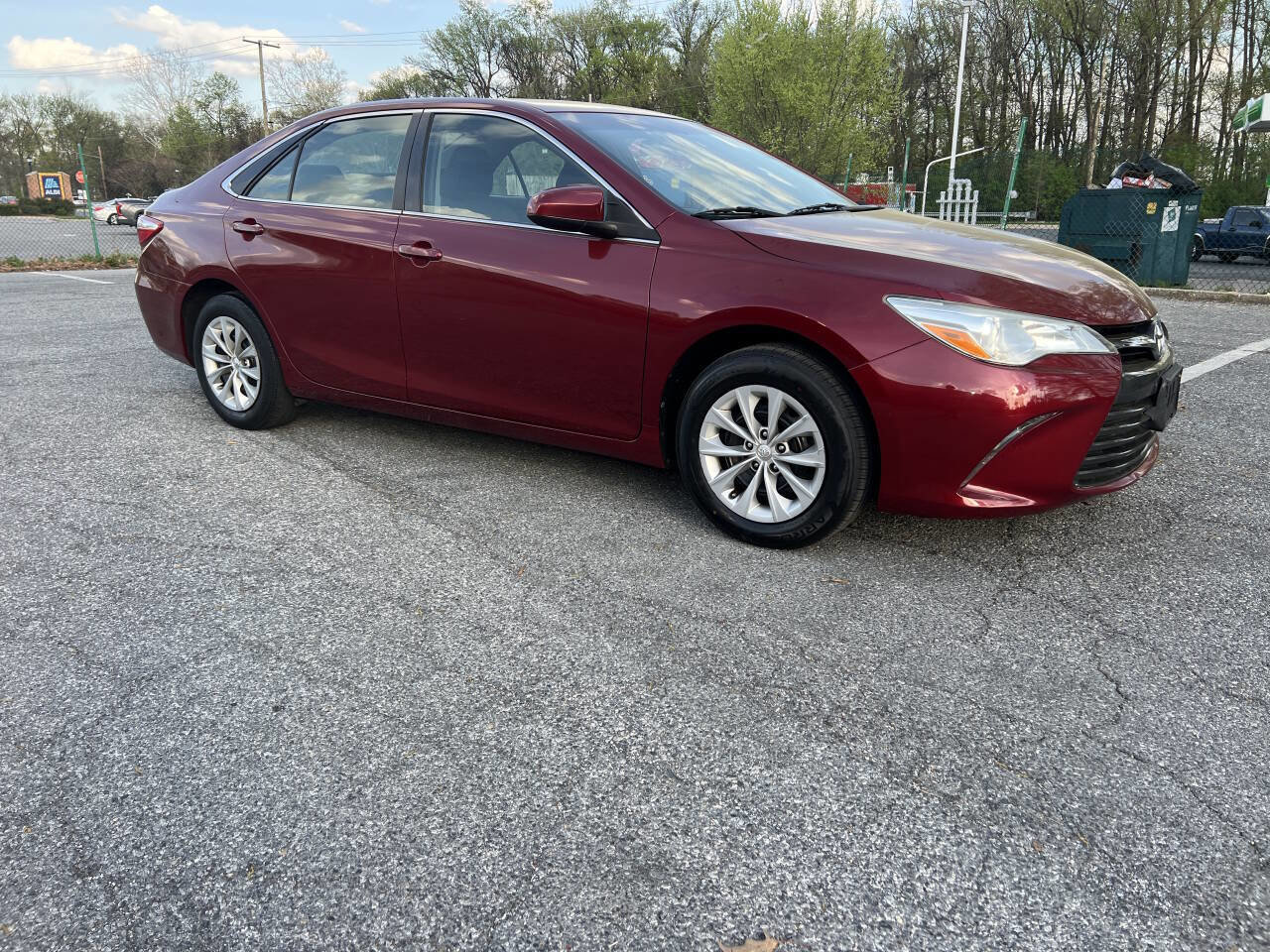 Used 2016 Toyota Camry LE FWD image 4