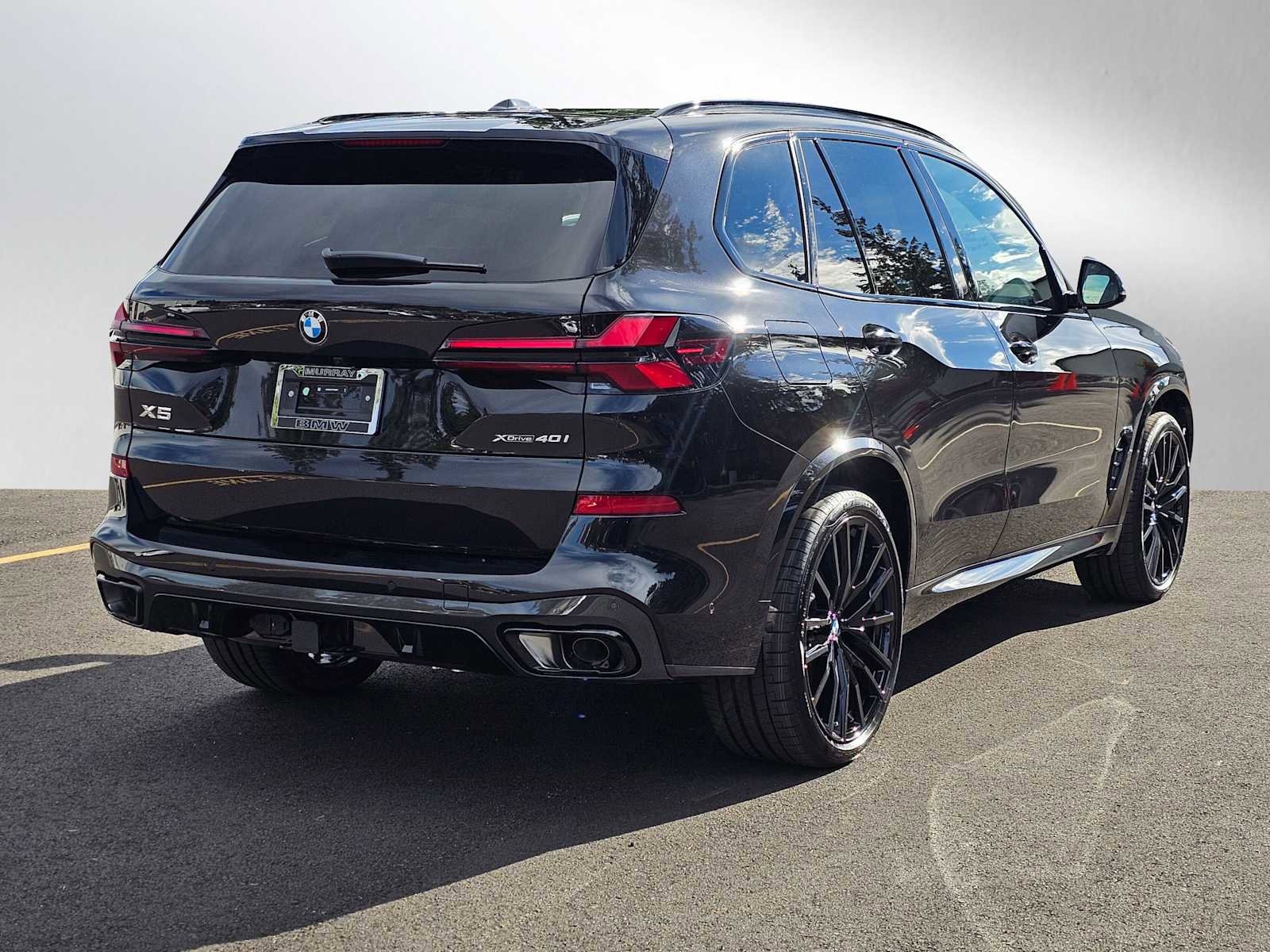New 2026 BMW X5 xDrive40i w/ Executive Package image 3