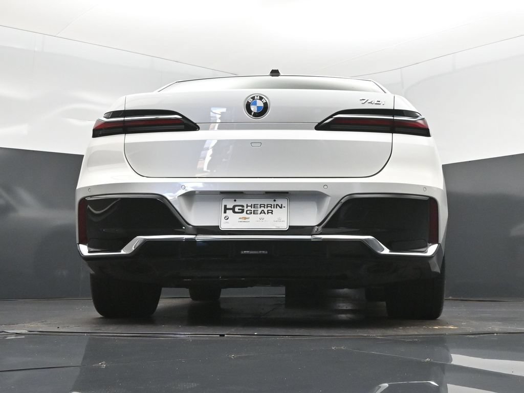 Certified 2024 BMW 740i w/ Executive Package RWD image 41