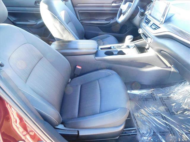 Used 2025 Nissan Altima 2.5 SV FWD image 26