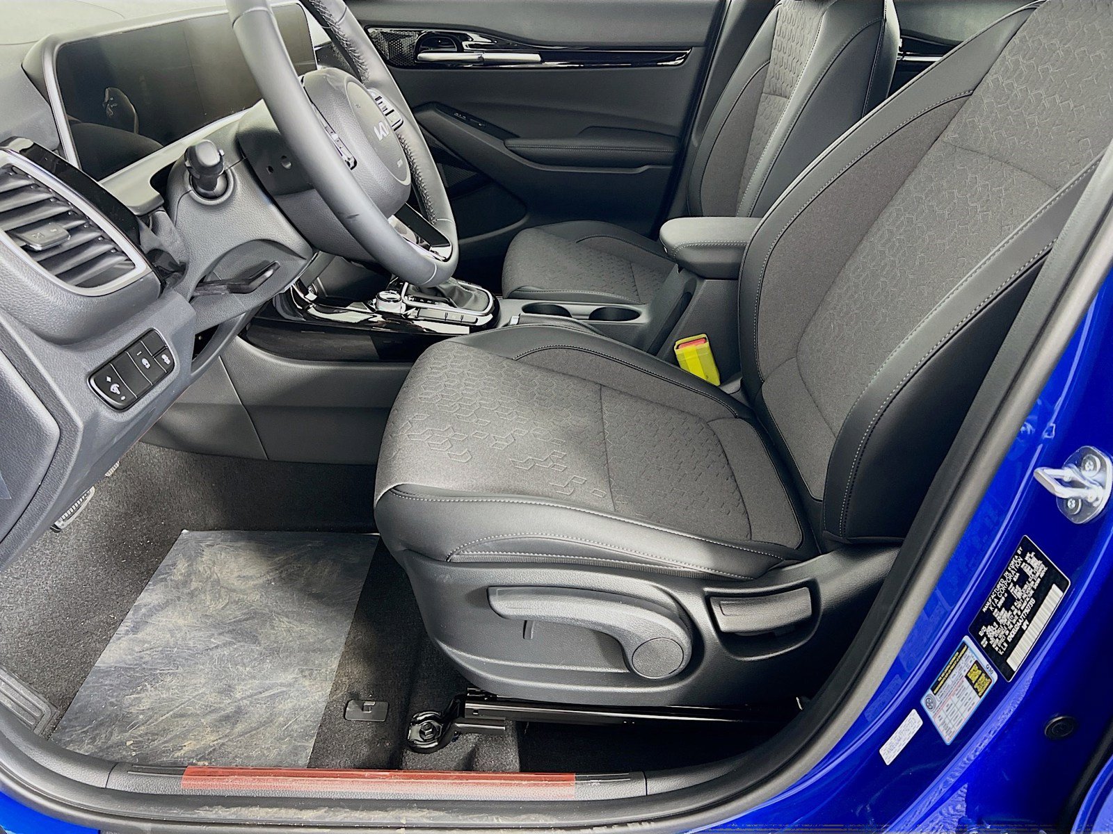 New 2026 Kia Seltos S FWD image 3