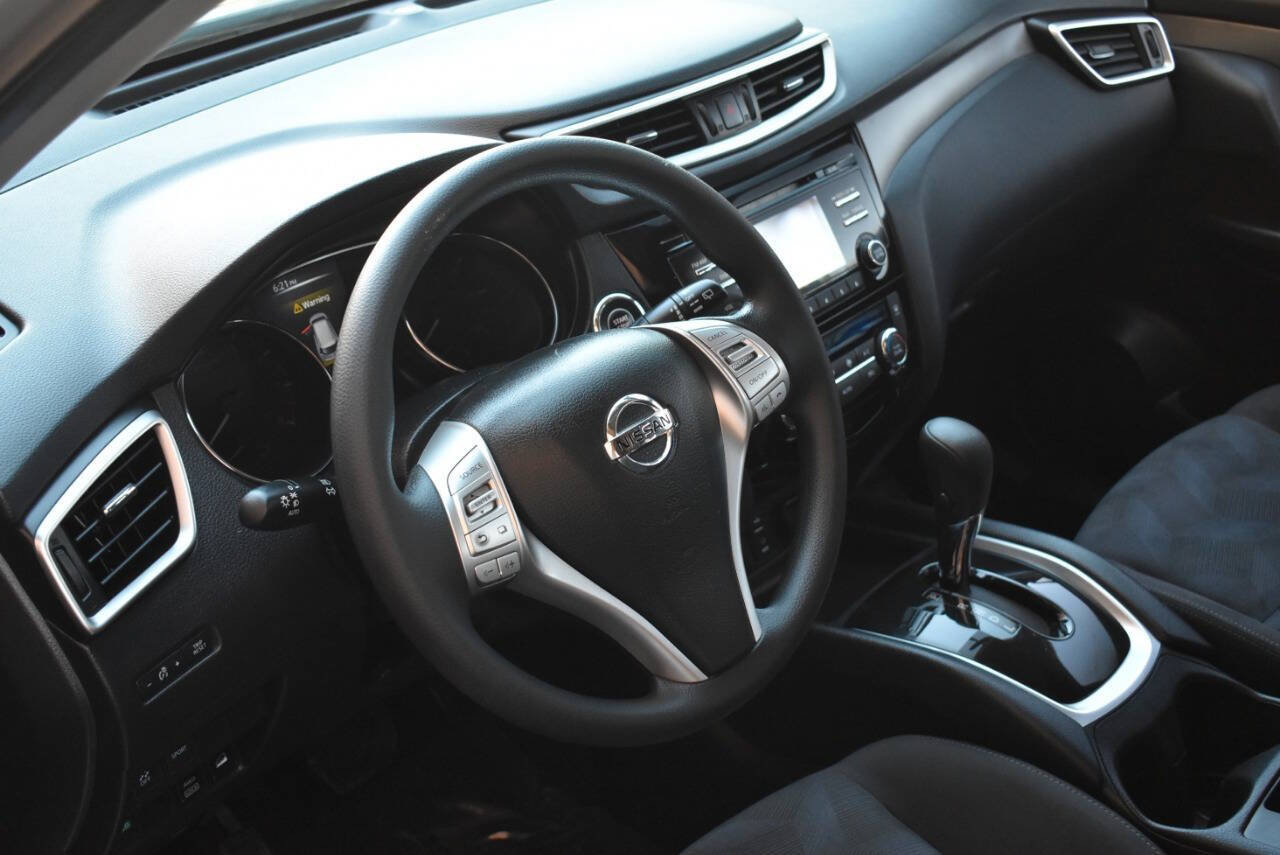 Used 2015 Nissan Rogue SV AWD/4WD image 27