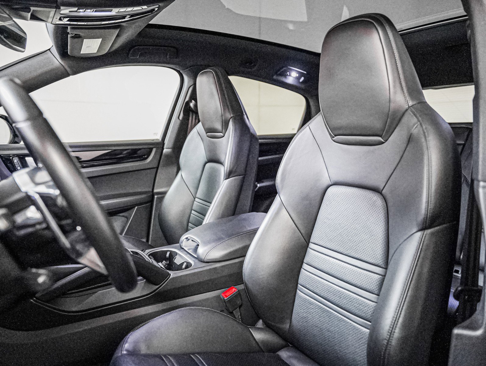 Certified 2022 Porsche Cayenne Coupe image 5