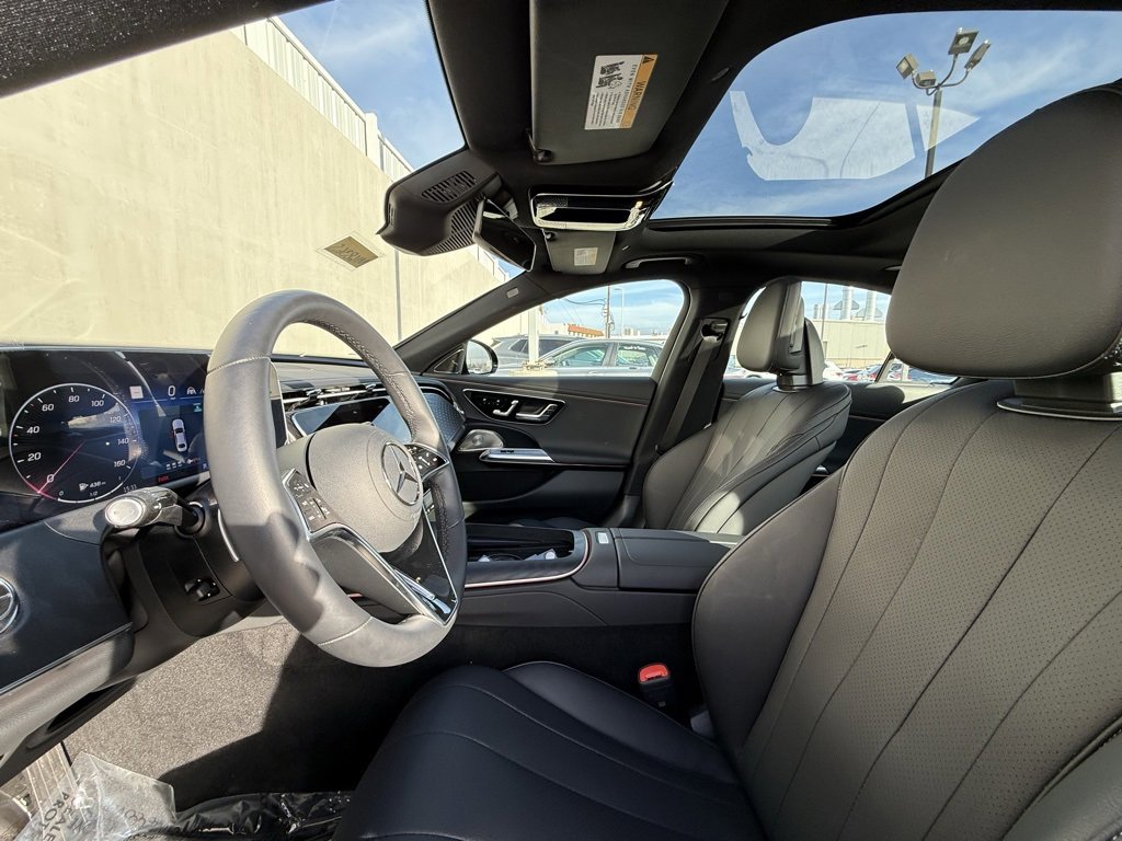 Used 2025 Mercedes-Benz E 450 4MATIC Sedan image 5