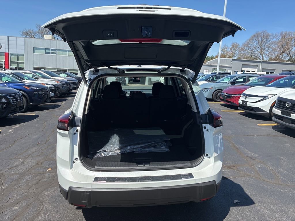 New 2026 Nissan Rogue SV w/ Cold Weather Package AWD/4WD image 13
