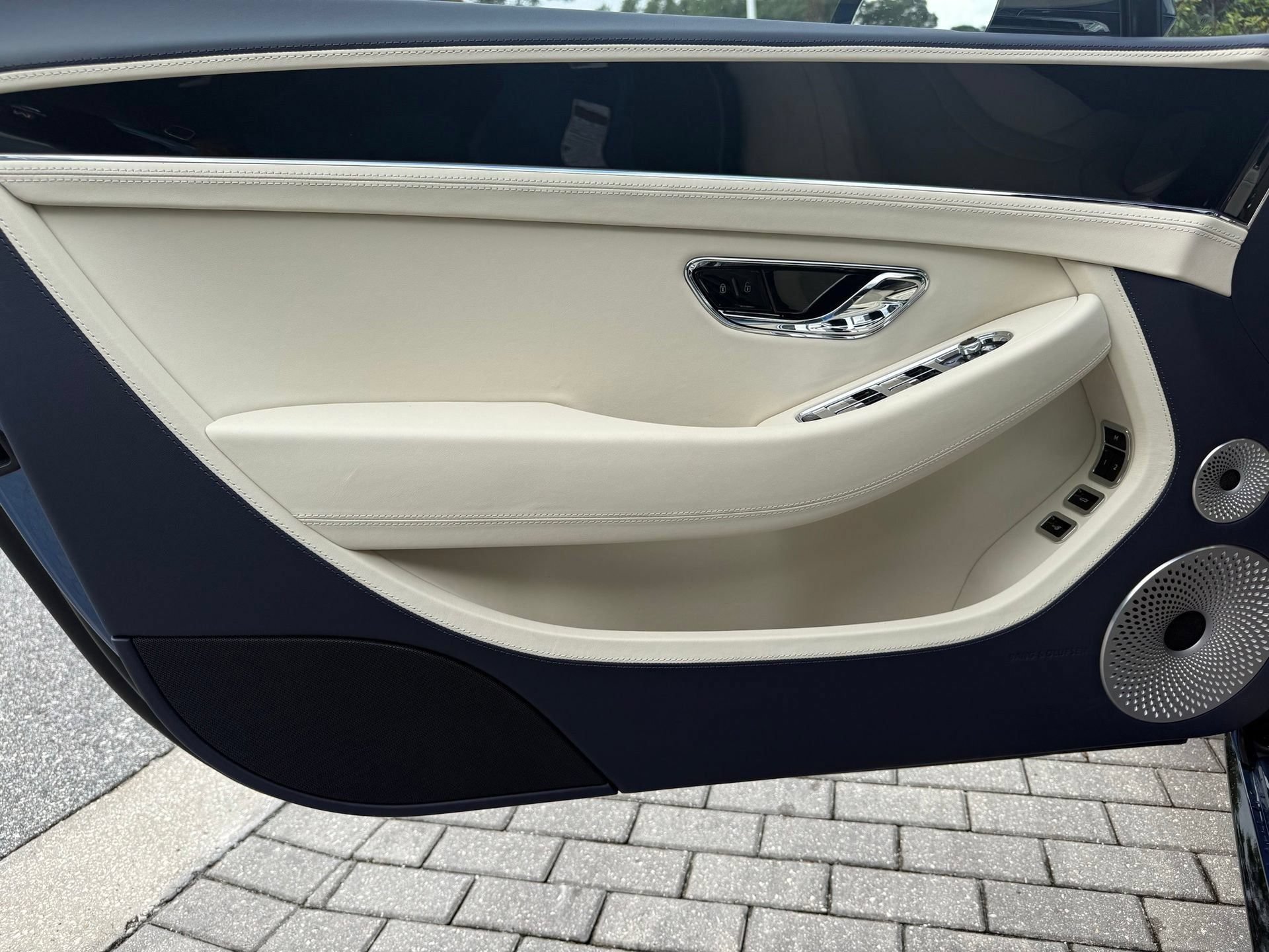 New 2026 Bentley Continental GTC AWD/4WD image 31