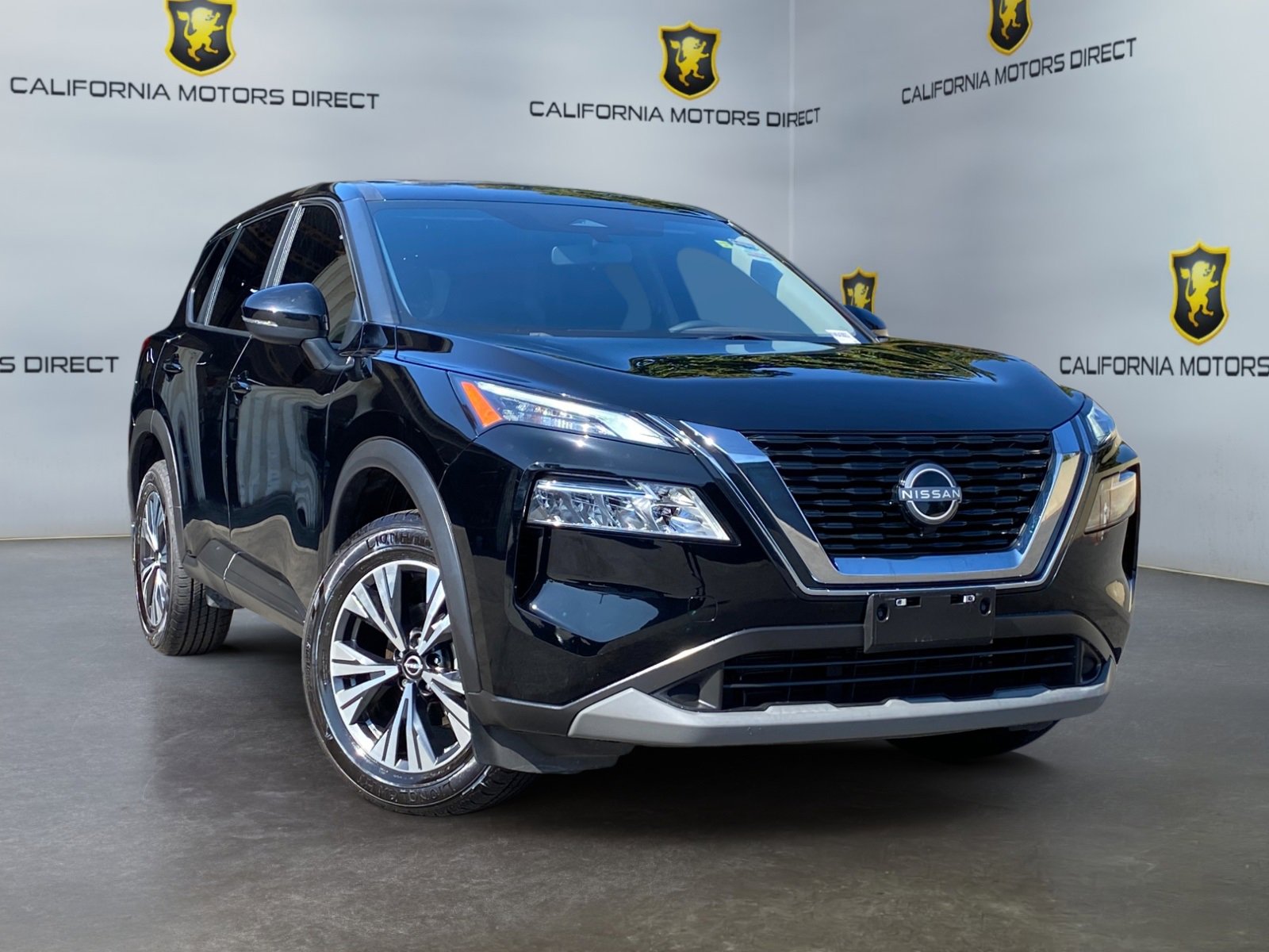 Used 2022 Nissan Rogue SV image 3
