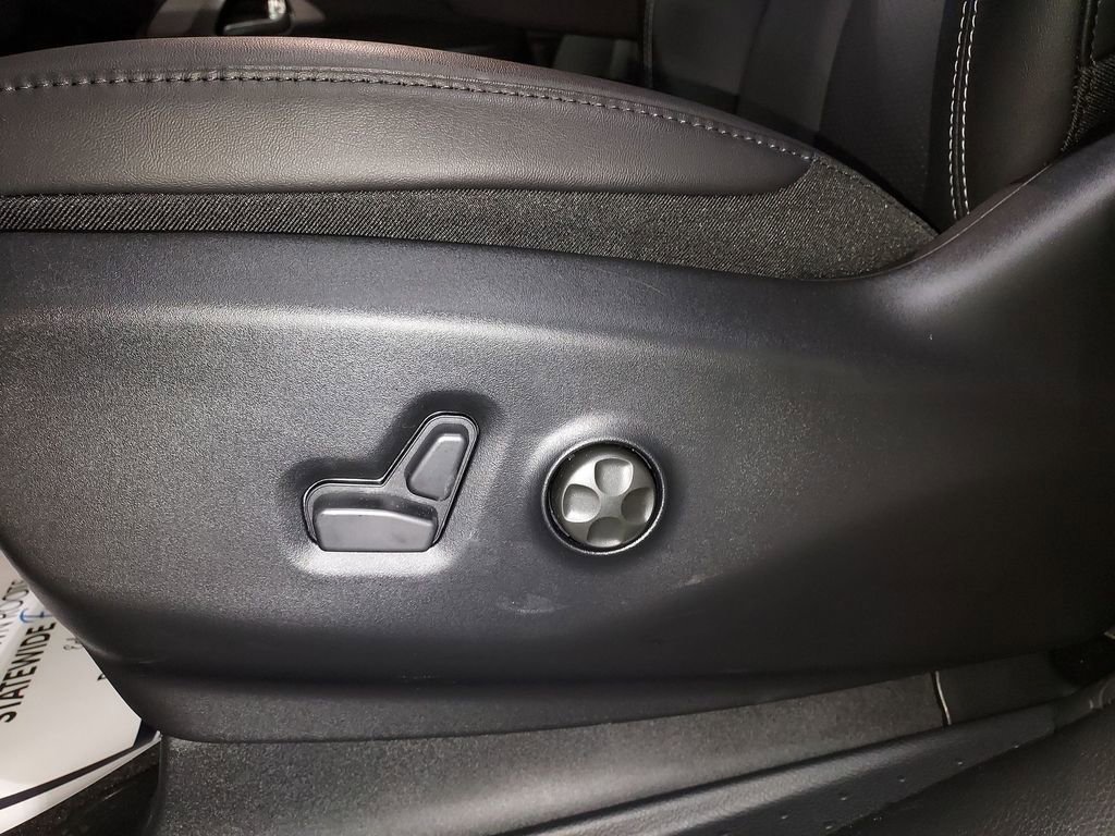 New 2026 Chrysler Pacifica Select w/ S Appearance Package image 18