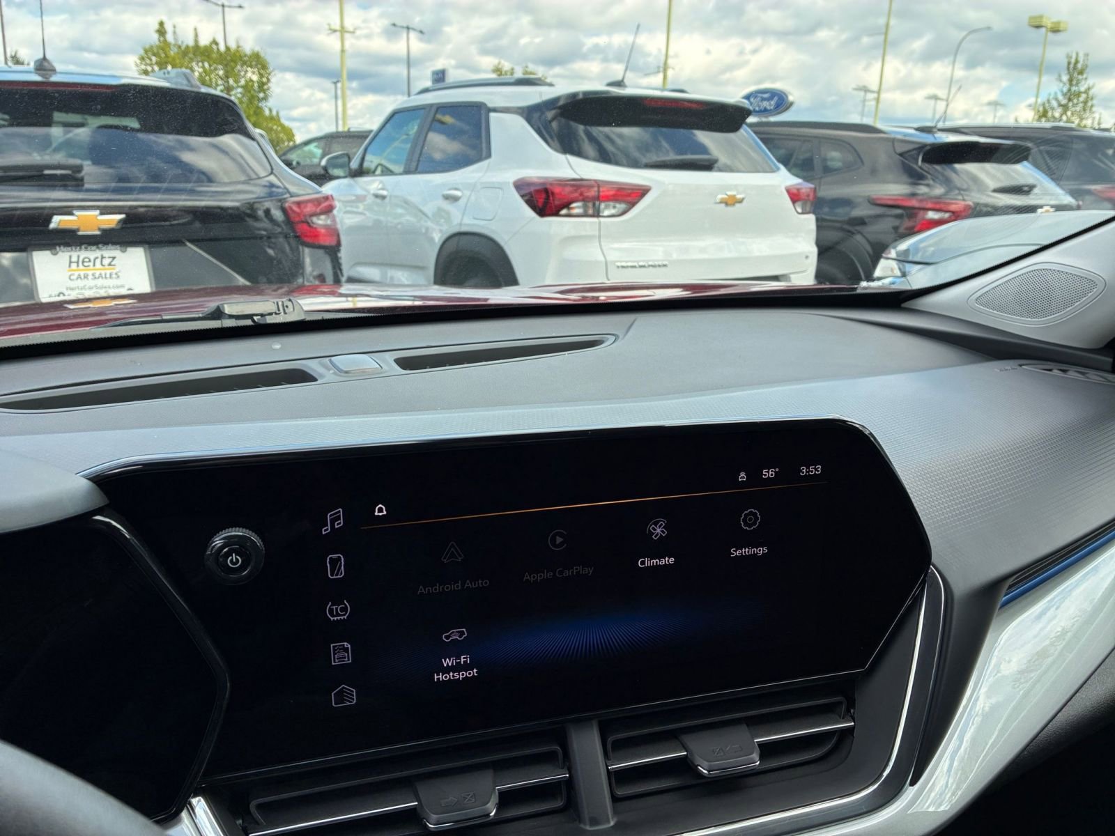 Used 2025 Chevrolet Trax LT FWD image 17