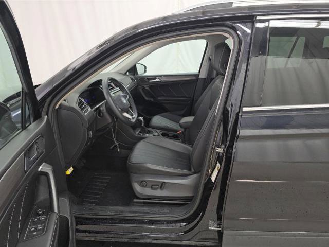 Used 2022 Volkswagen Tiguan SE image 7