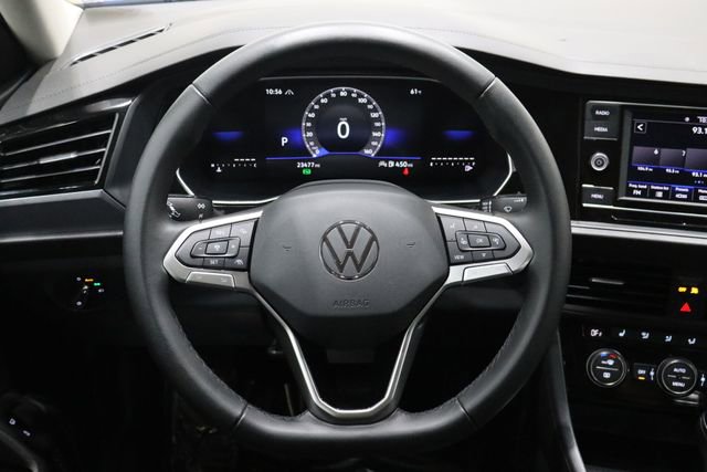 Used 2024 Volkswagen Jetta SE image 22