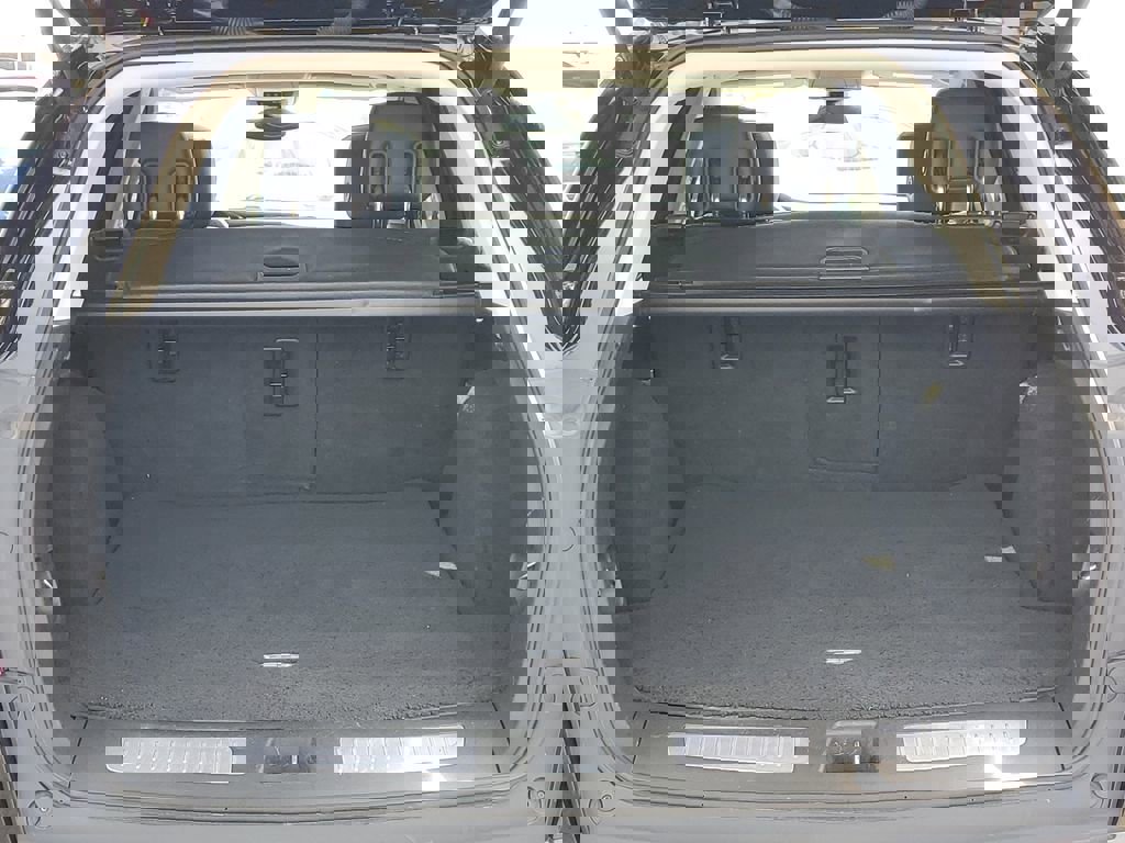 Used 2017 Cadillac XT5 Luxury w/ Driver Awareness Package FWD image 8