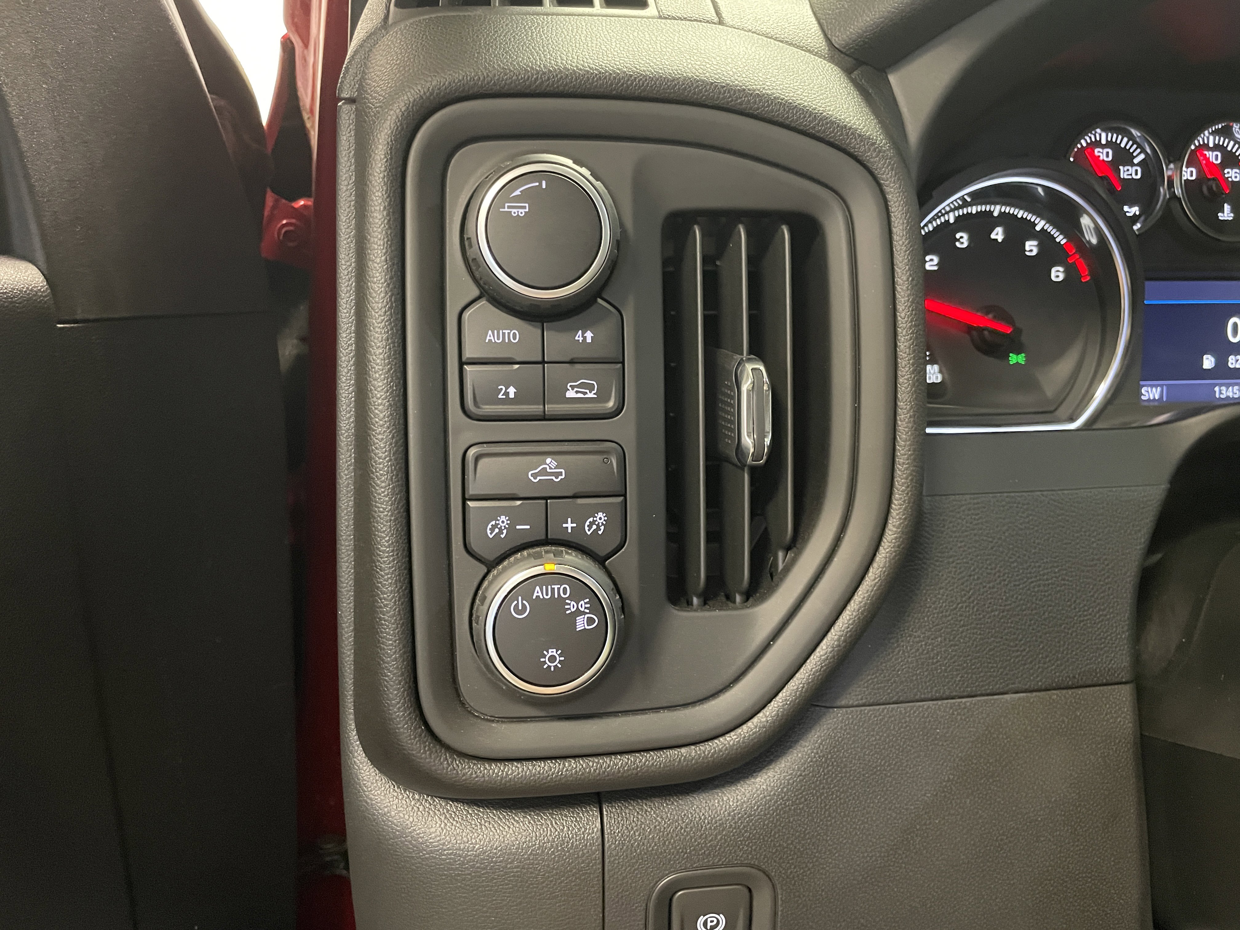 Used 2022 Chevrolet Silverado 1500 Custom w/ LPO, Blackout Package image 19