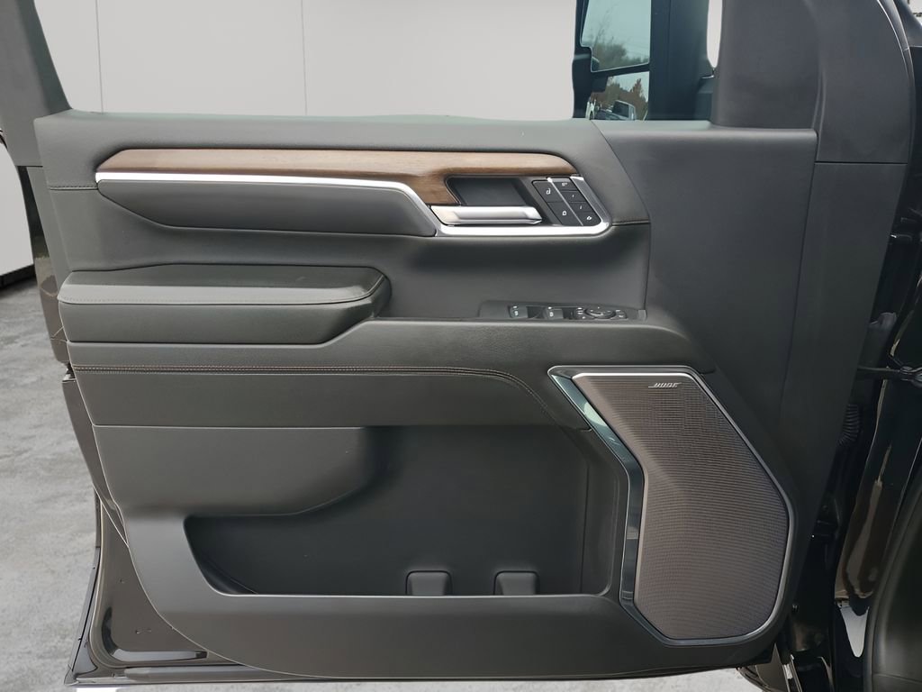 Used 2024 Chevrolet Silverado 2500 High Country w/ Midnight Edition image 28