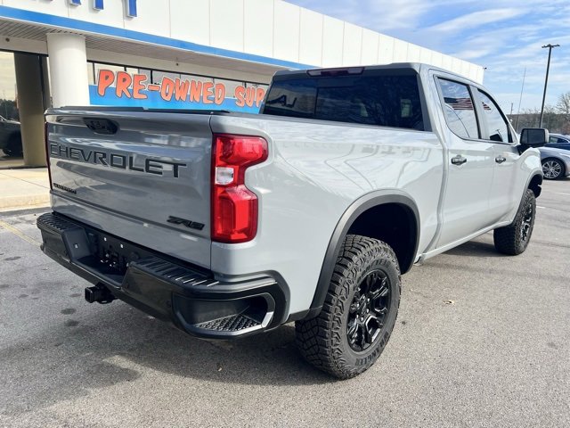 Used 2025 Chevrolet Silverado 1500 ZR2 w/ Dark Appearance Package image 4