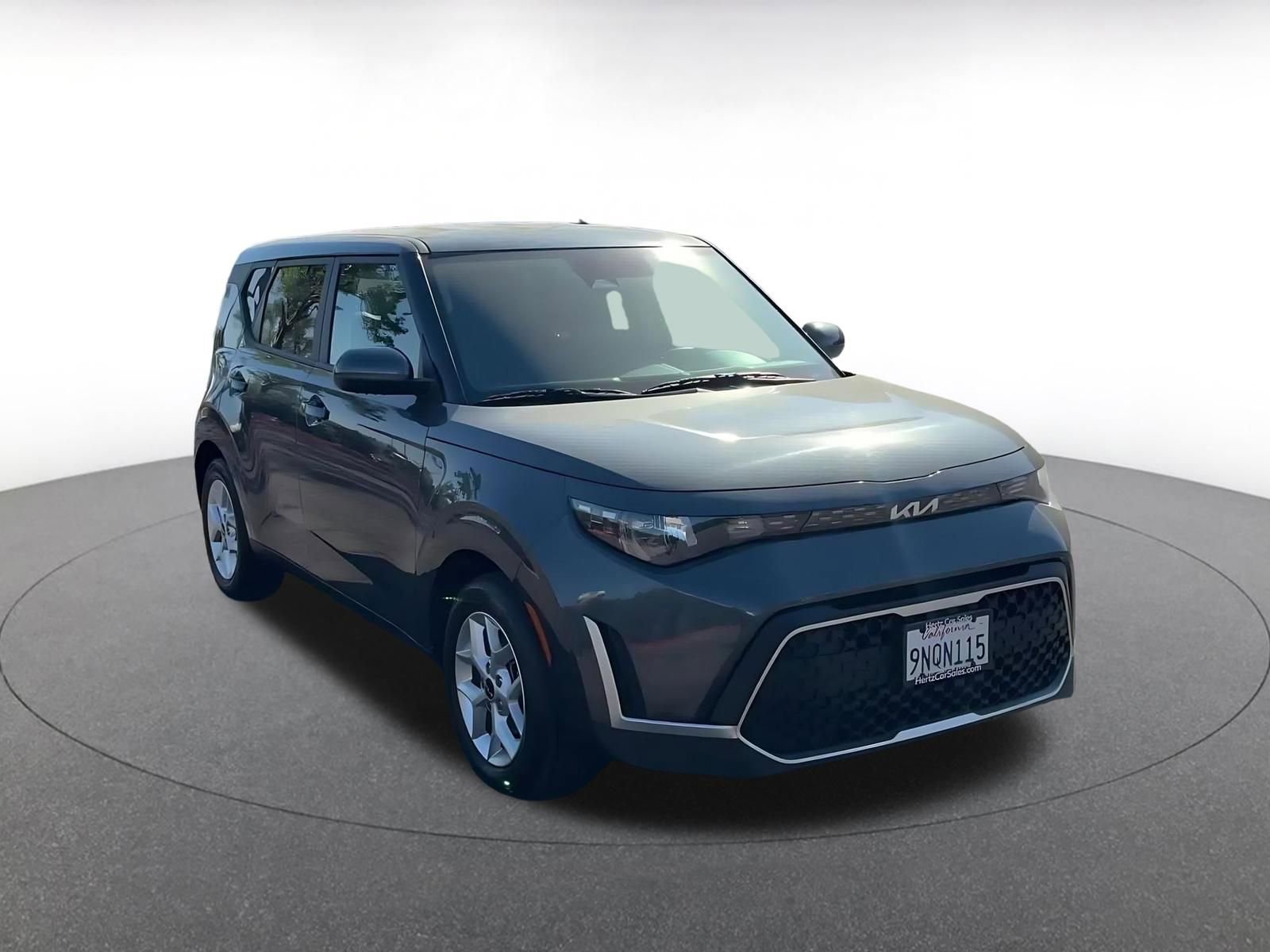 Used 2025 Kia Soul LX w/ LX Technology Package image 3
