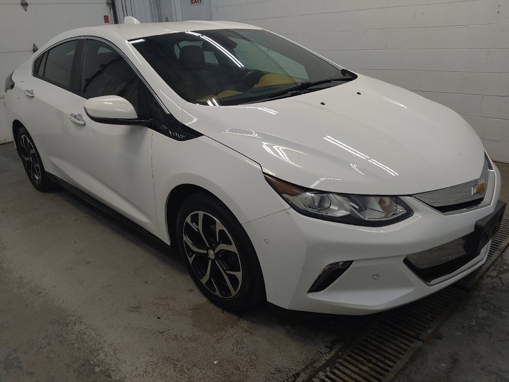 Used 2017 Chevrolet Volt Premier w/ Driver Confidence II Package FWD image 11