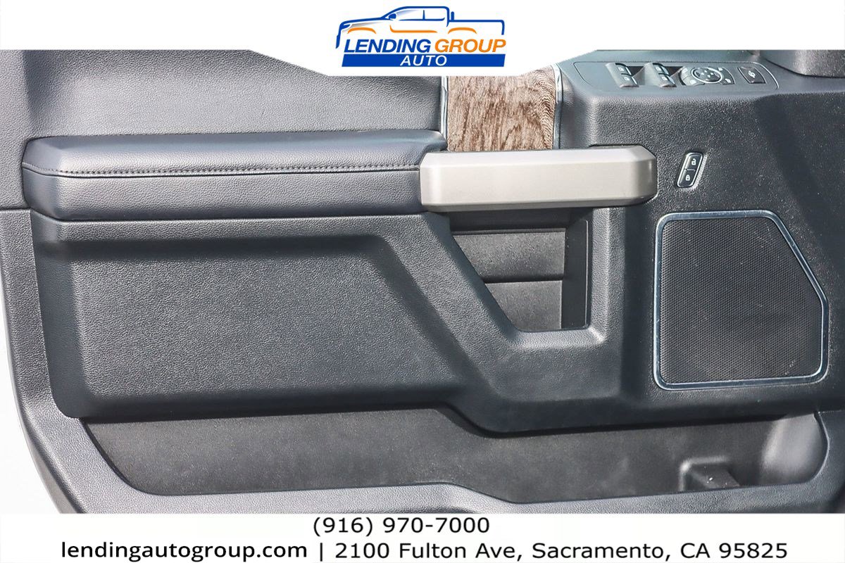 Used 2017 Ford F250 Lariat w/ Chrome Package image 19