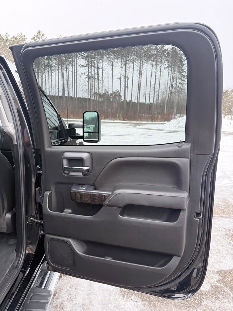Used 2015 GMC Sierra 3500 Denali w/ Duramax Plus Package image 18