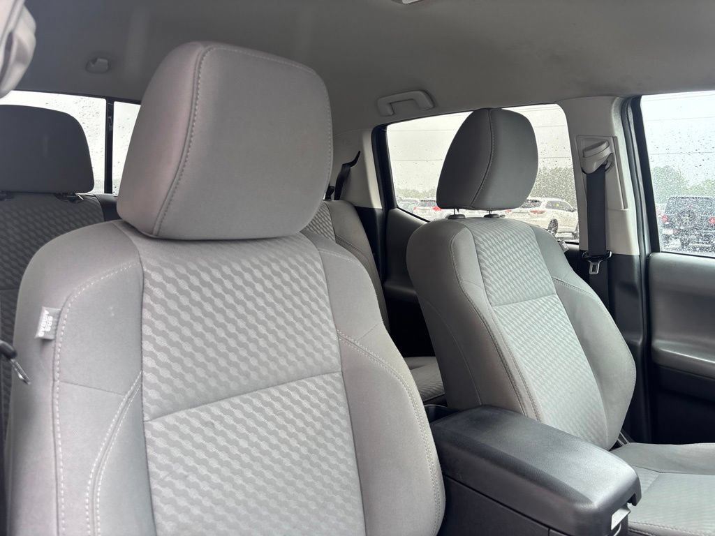 Used 2021 Toyota Tacoma SR5 RWD image 17