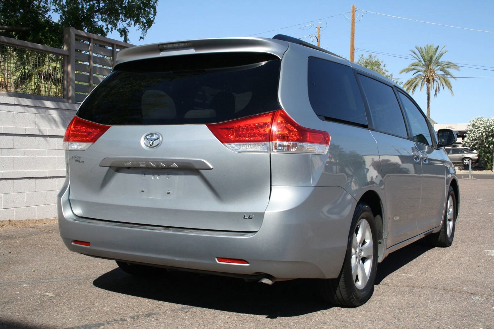 Used 2014 Toyota Sienna LE FWD image 4
