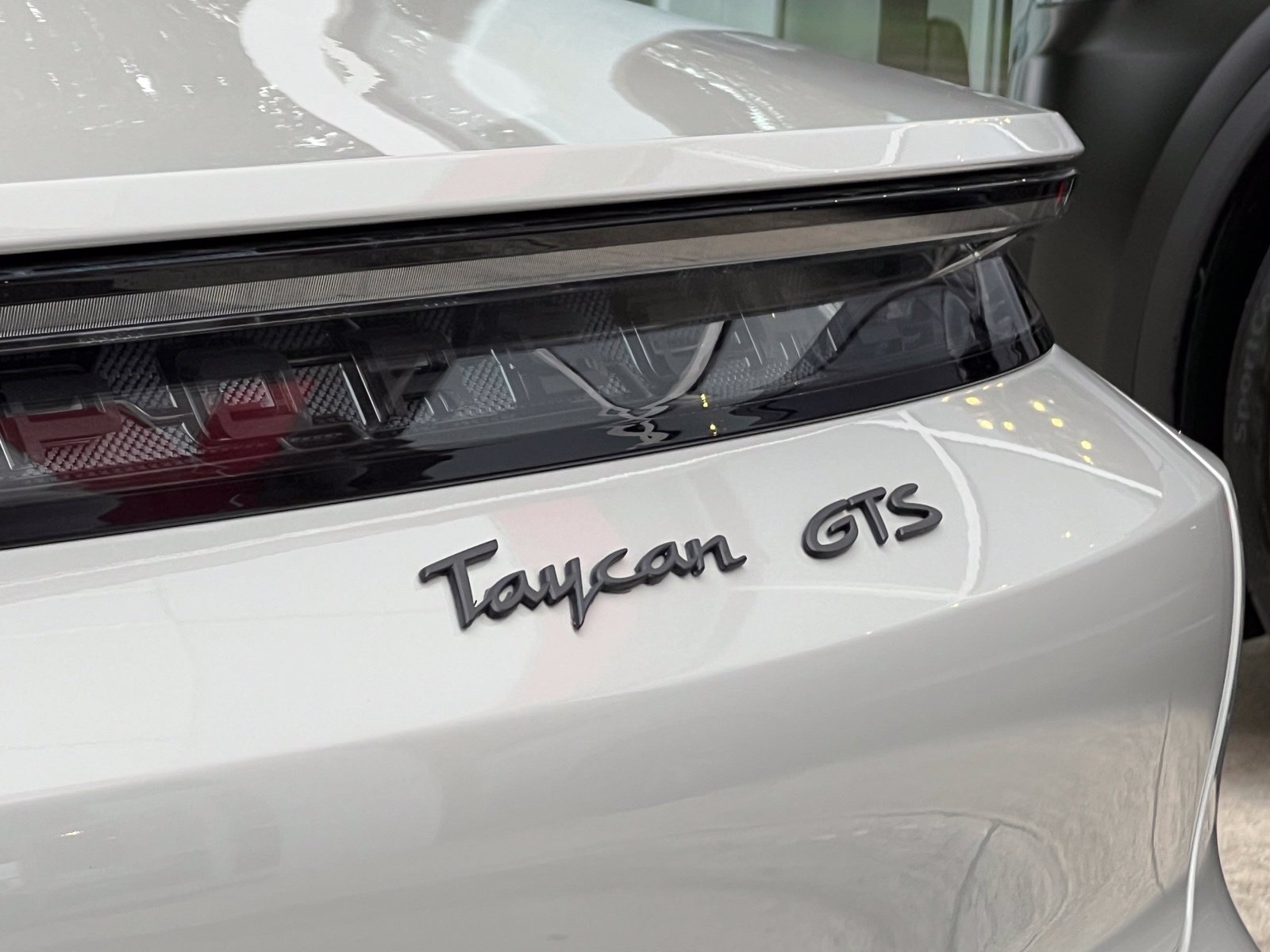 Used 2022 Porsche Taycan GTS w/ Premium Package (P6U) AWD/4WD image 40