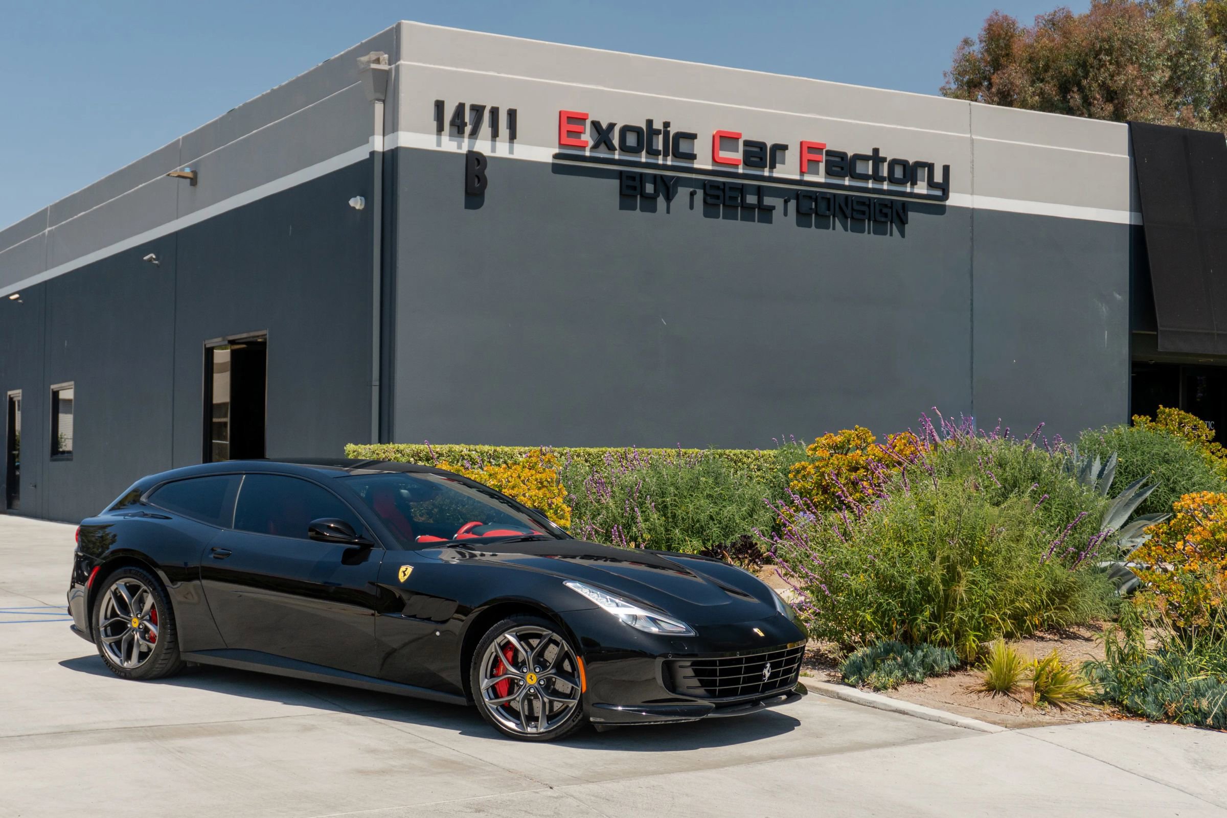 Used 2019 Ferrari GTC4Lusso T RWD image 1