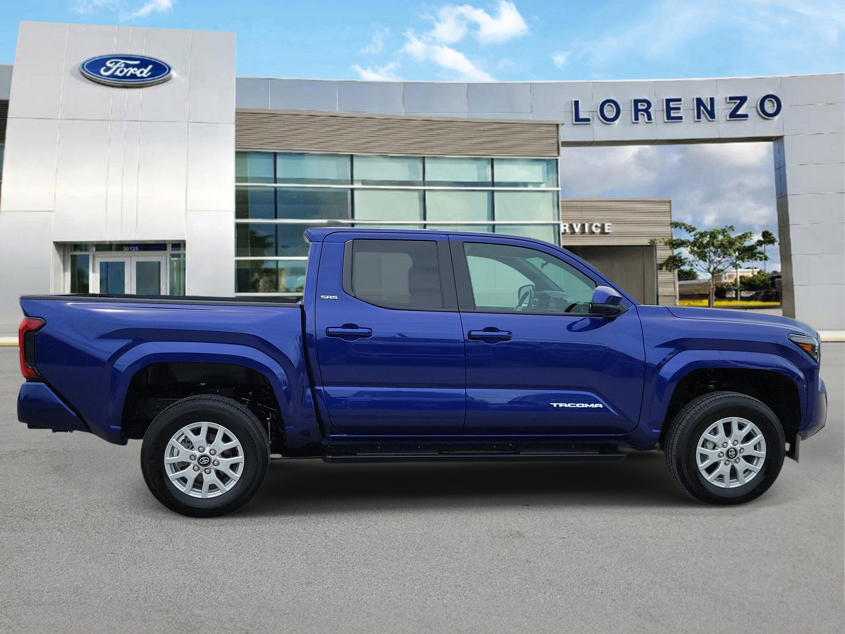 Used 2024 Toyota Tacoma SR5 RWD image 4