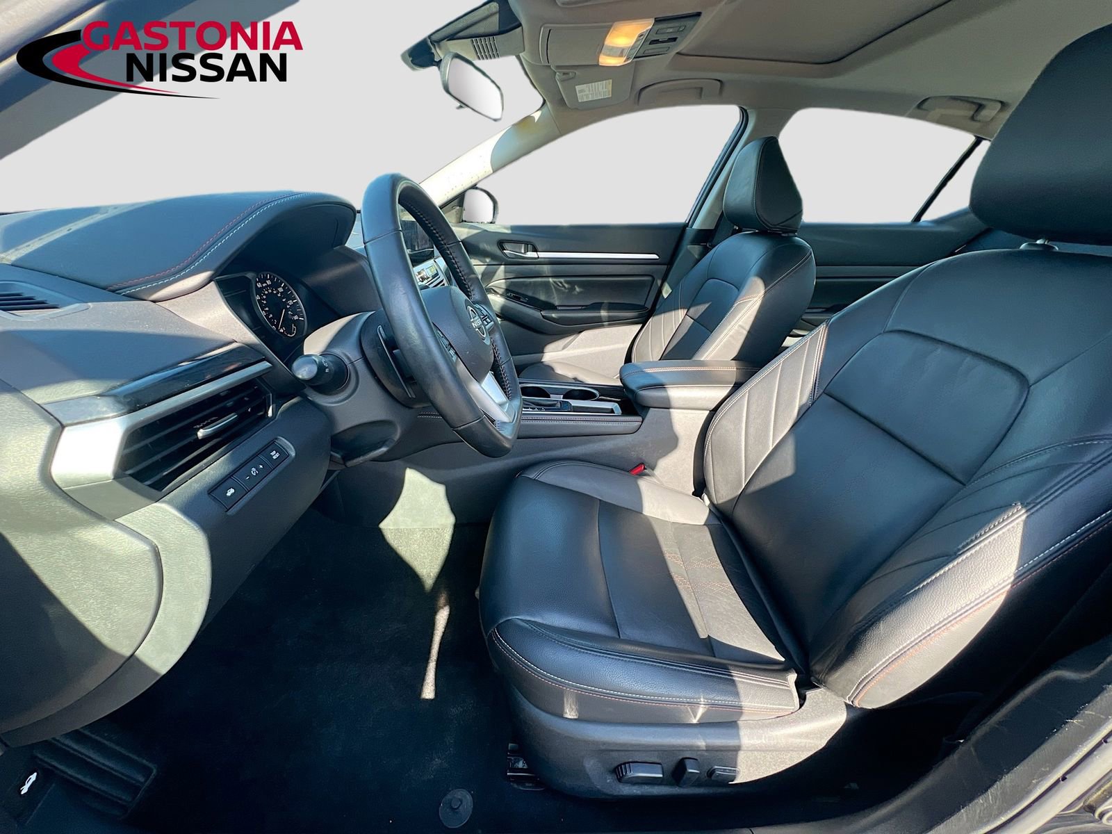 Used 2024 Nissan Altima 2.5 SR w/ SR Premium Package FWD image 29