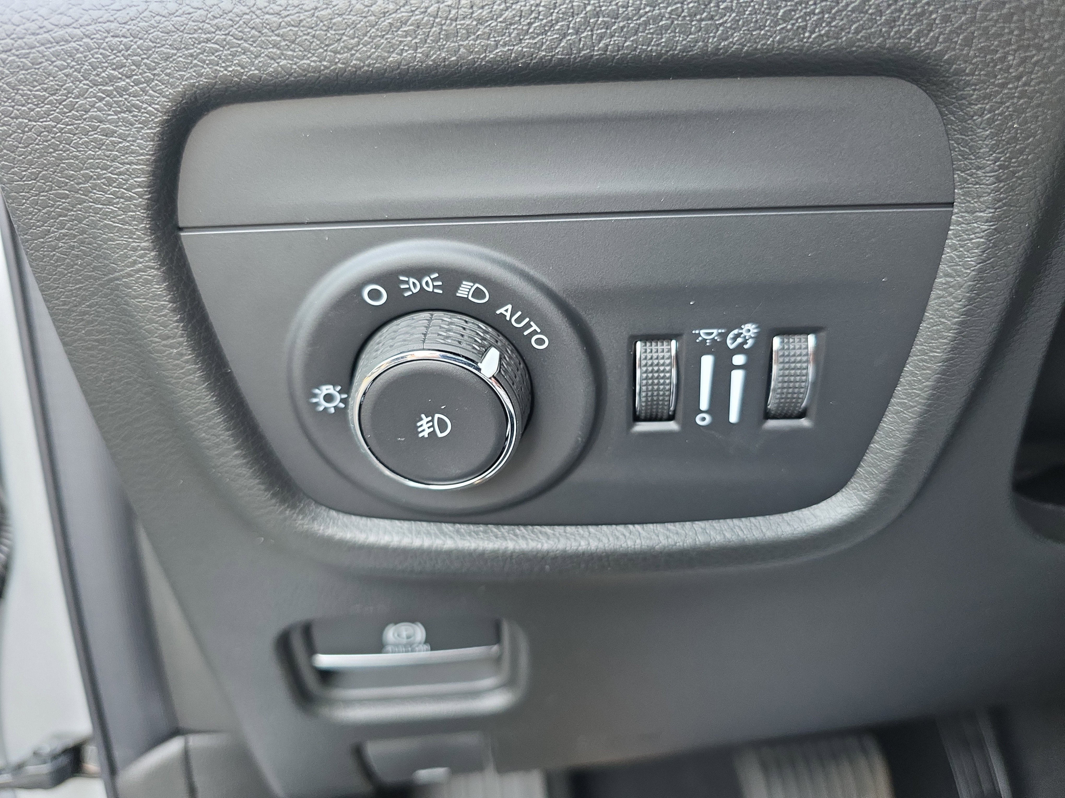 New 2025 Jeep Grand Cherokee Limited w/ Luxury Tech Group II image 12