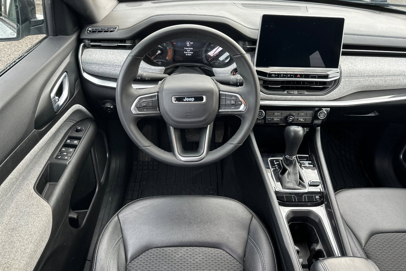 Used 2024 Jeep Compass Latitude image 15