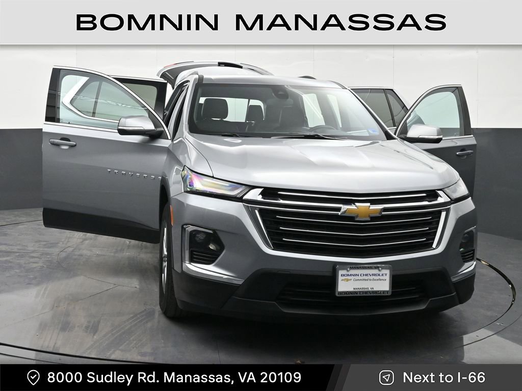 Used 2023 Chevrolet Traverse LT image 41