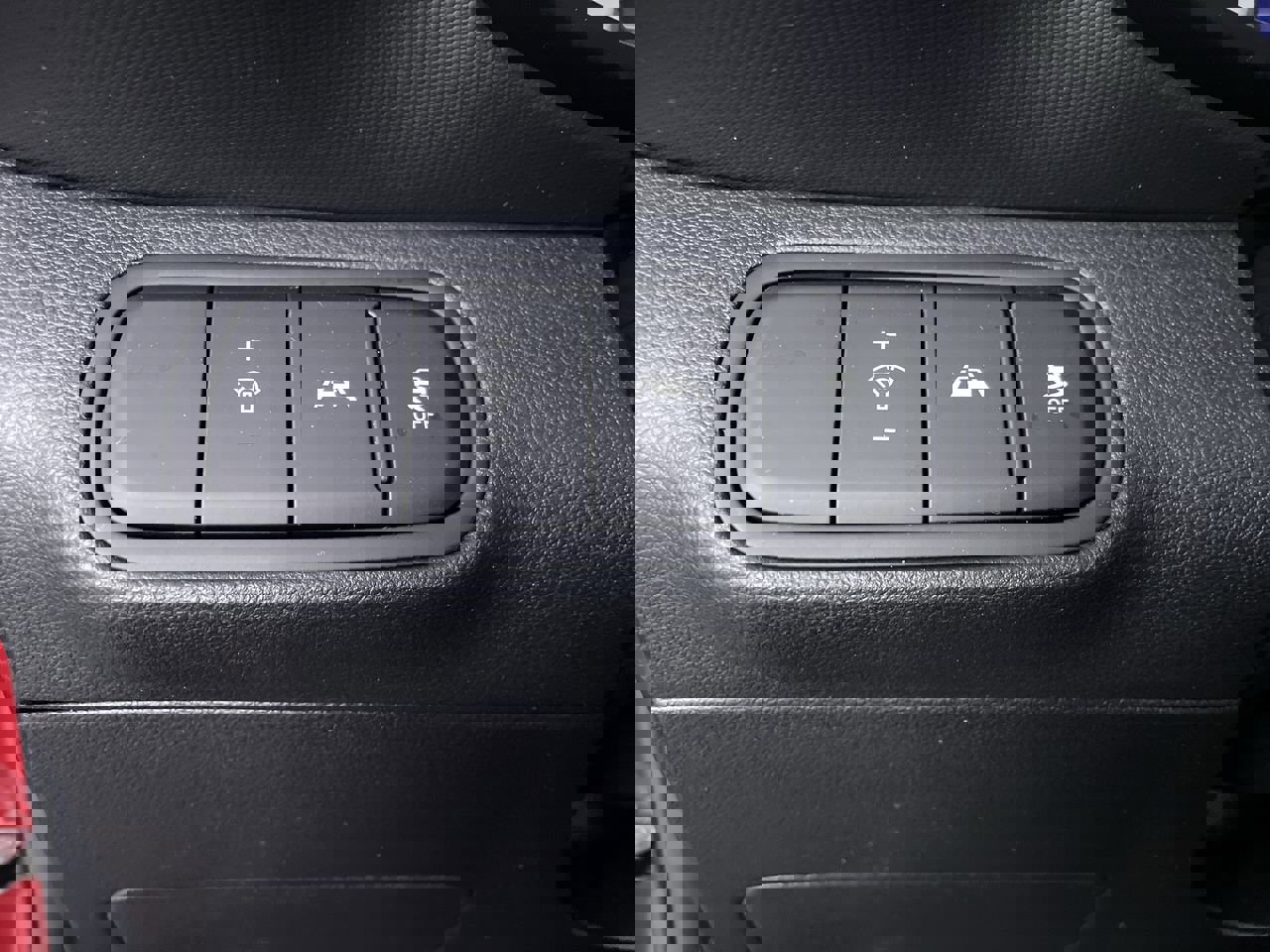 Used 2022 Hyundai Venue SE image 23