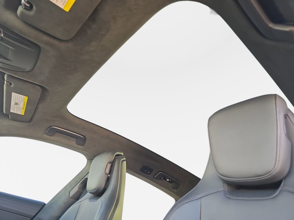 Used 2024 Porsche Taycan GTS image 33