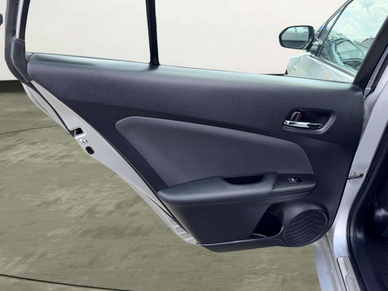 Used 2016 Toyota Prius Four w/ Advanced Technology Package image 19