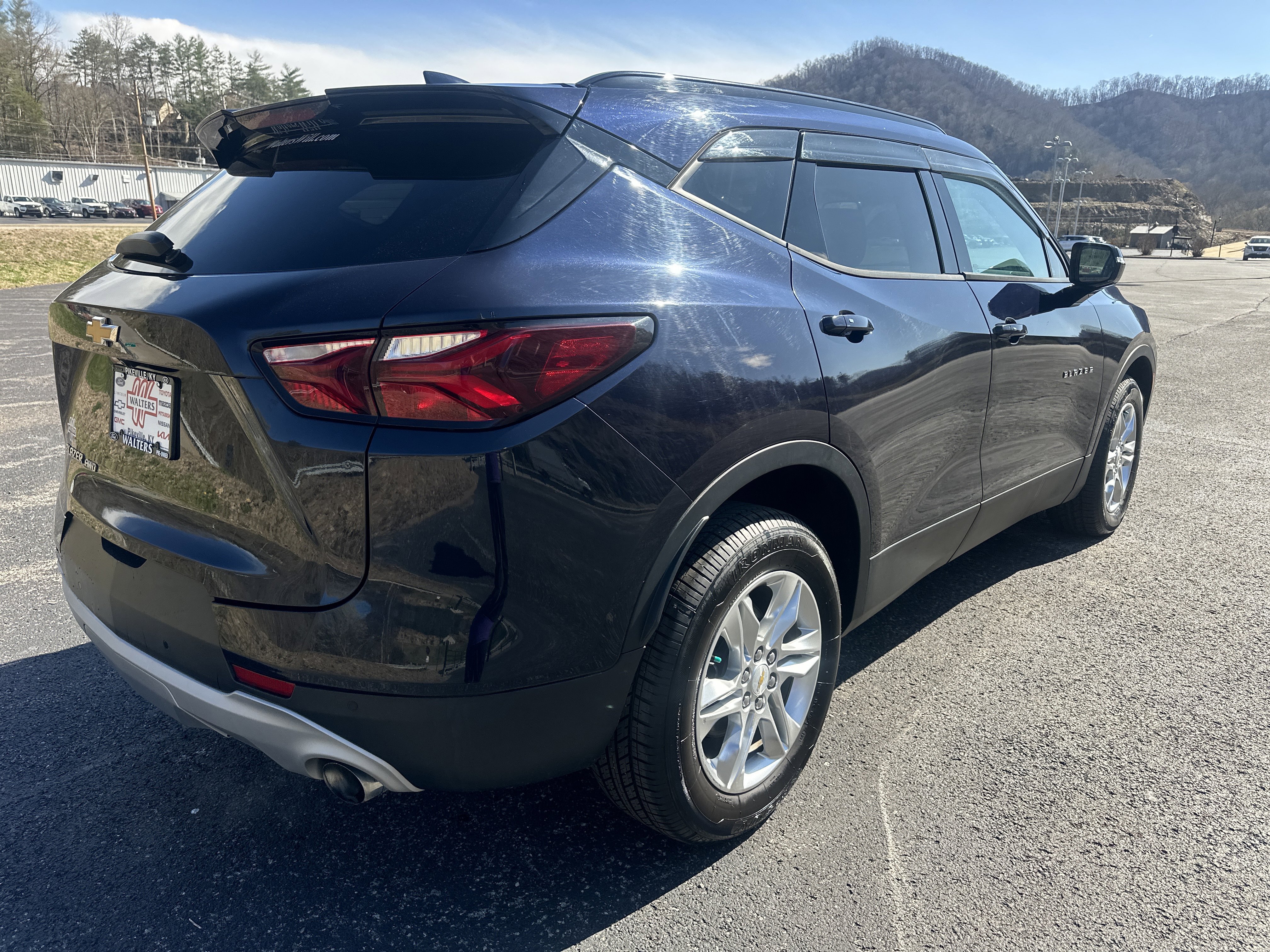 Used 2020 Chevrolet Blazer LT image 2