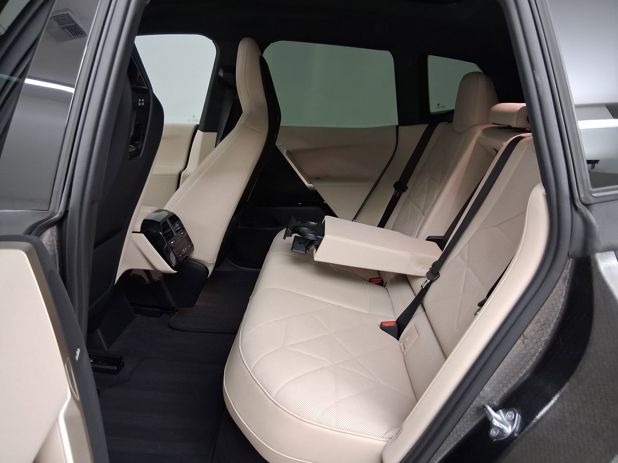 Certified 2023 BMW iX xDrive50 w/ Convenience Package image 13