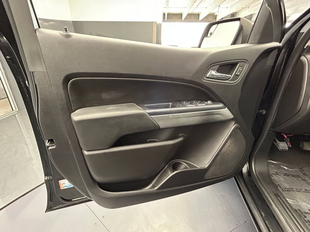 Used 2019 Chevrolet Colorado LT w/ LT Convenience Package RWD image 13