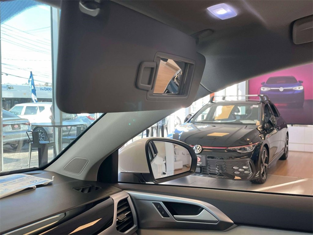 New 2025 Volkswagen Taos SE image 32