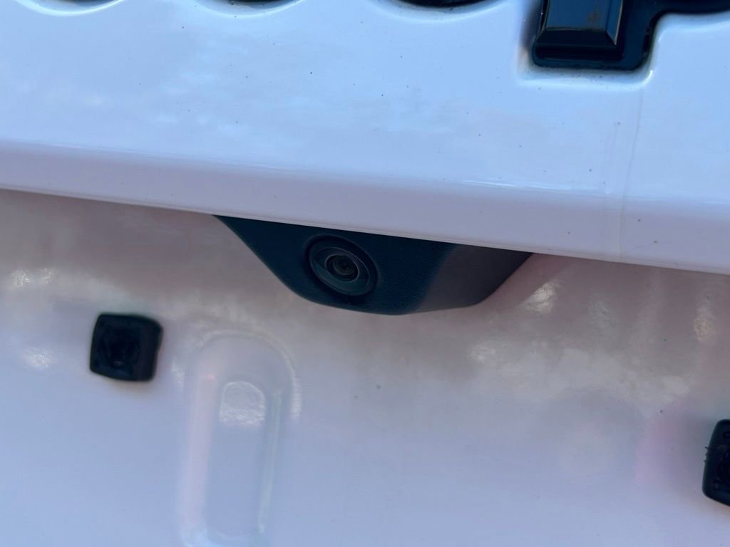 Certified 2021 Jeep Grand Cherokee Laredo X image 34