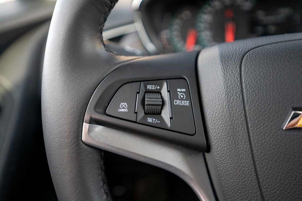 Certified 2021 Chevrolet Trax LT w/ Driver Confidence Package image 20