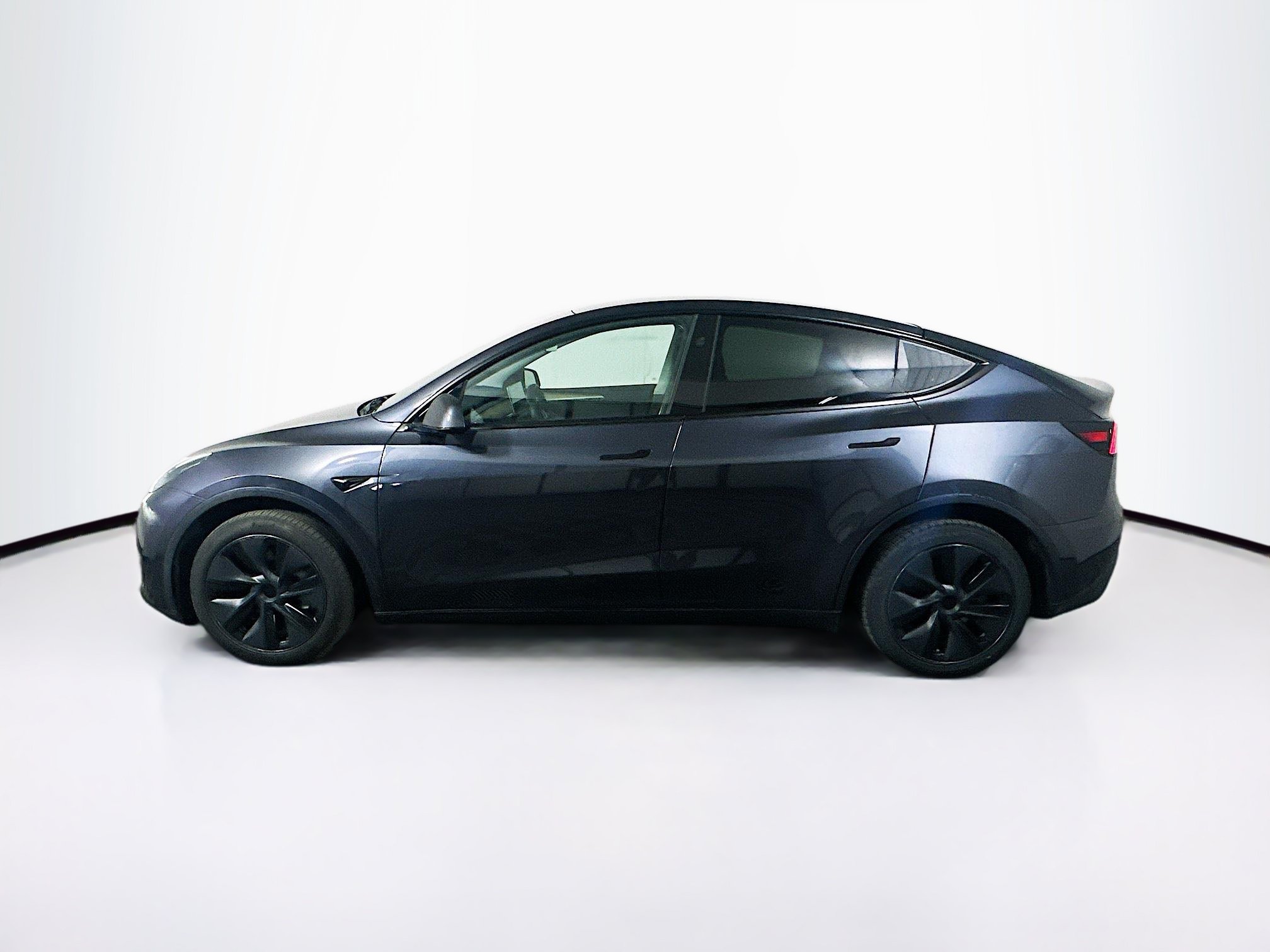 Used 2024 Tesla Model Y Long Range AWD/4WD image 4