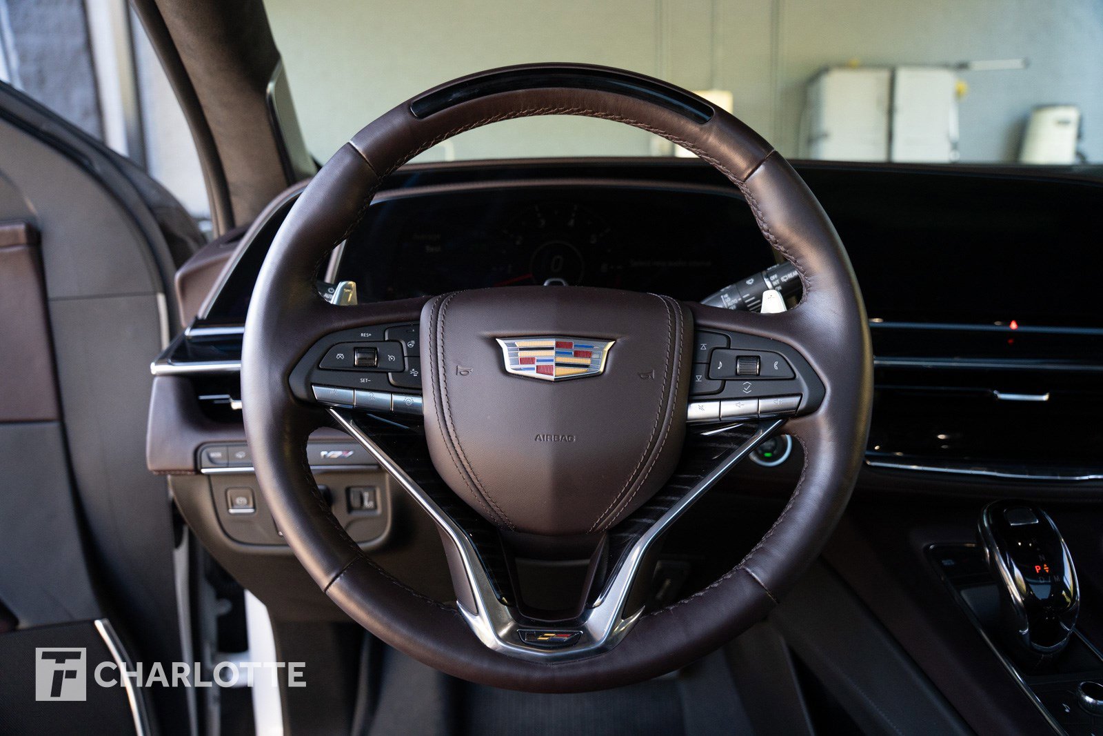 Used 2023 Cadillac Escalade V w/ LPO, ONYX Package image 19